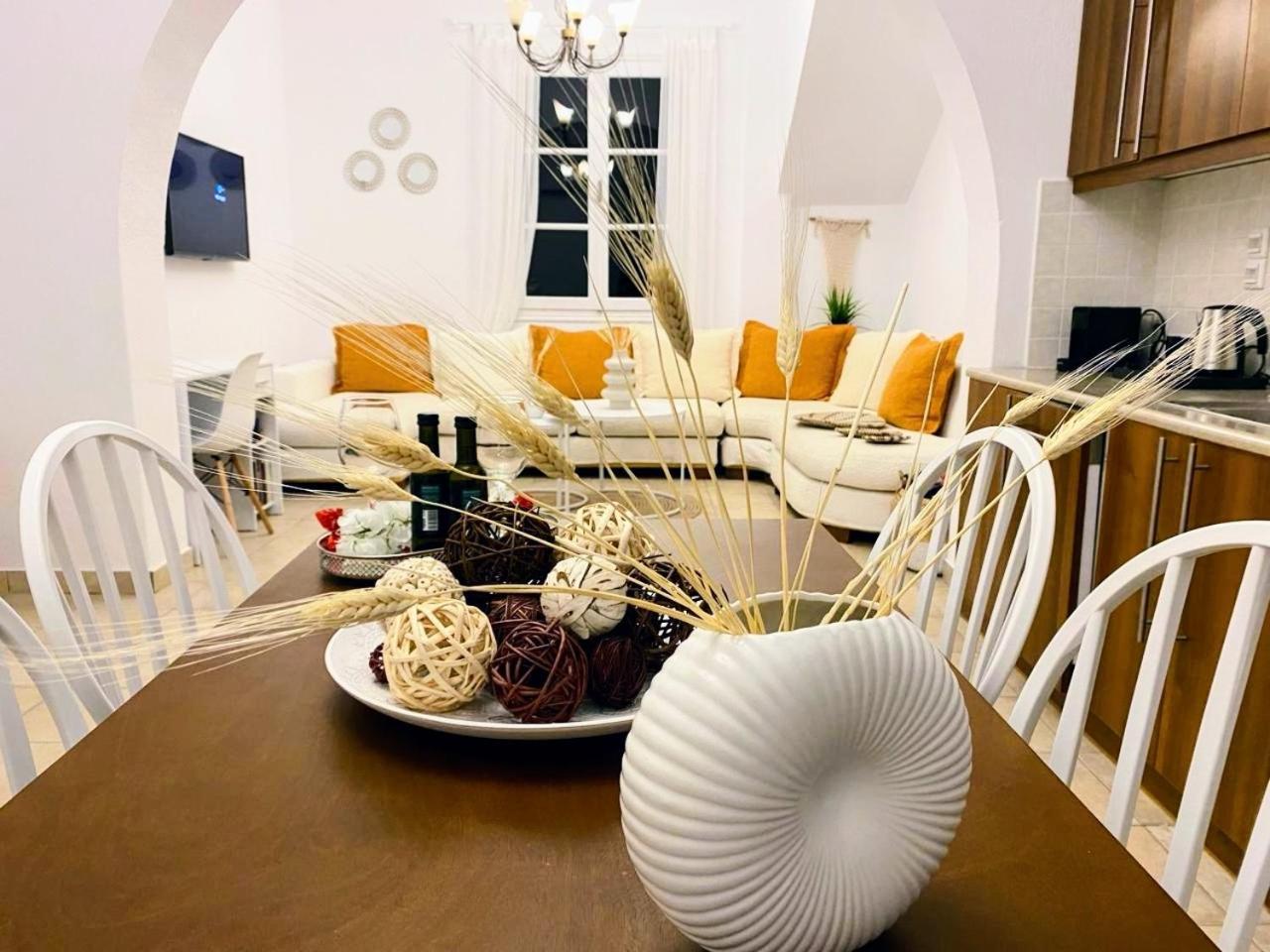 Villa Jenny Stylianou Spetses Town Bagian luar foto