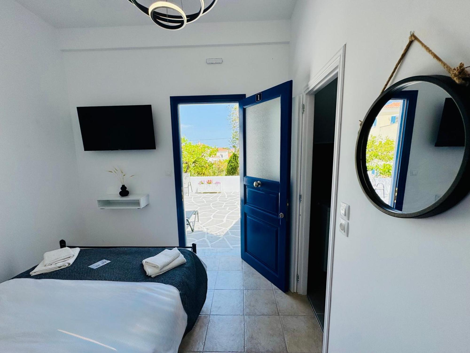 Villa Jenny Stylianou Spetses Town Bagian luar foto
